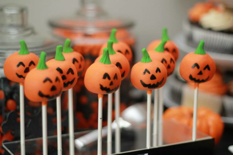 Batch Recipe For A Spooktacular Halloween Haunting Party